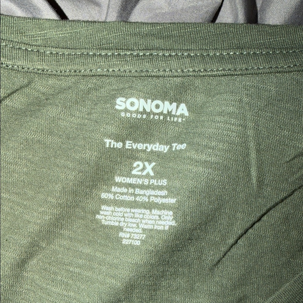 NWT Sonoma Olive Green V-Neck Short Sleeve Tee - Picture 2 of 2